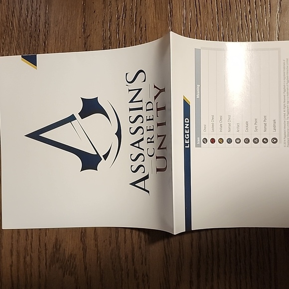 Assassin's Creed: Unity The Complete Official Guide Collector's Edition HC - Picture 6 of 6